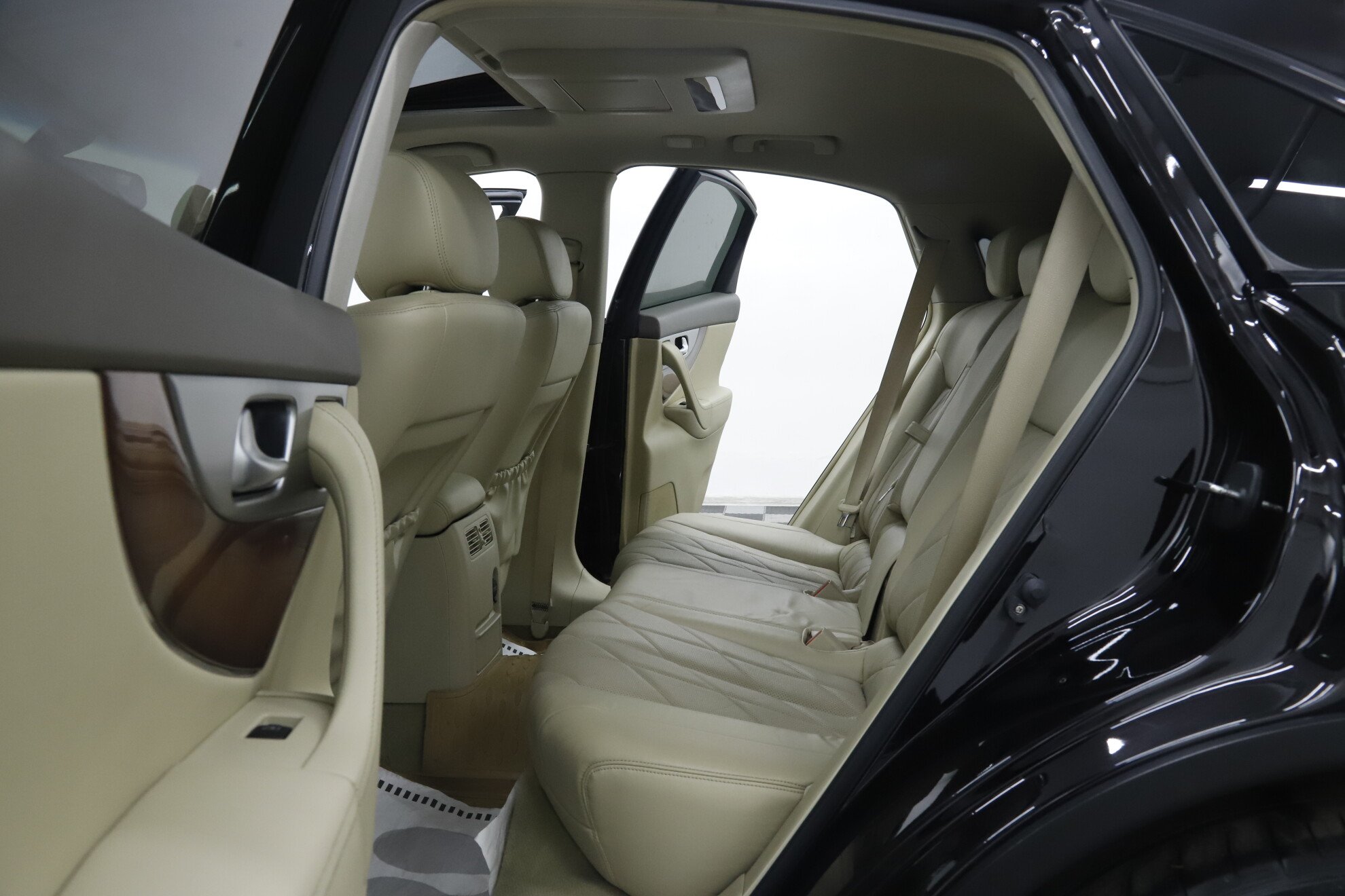 Infiniti QX70, 2013 фото 22