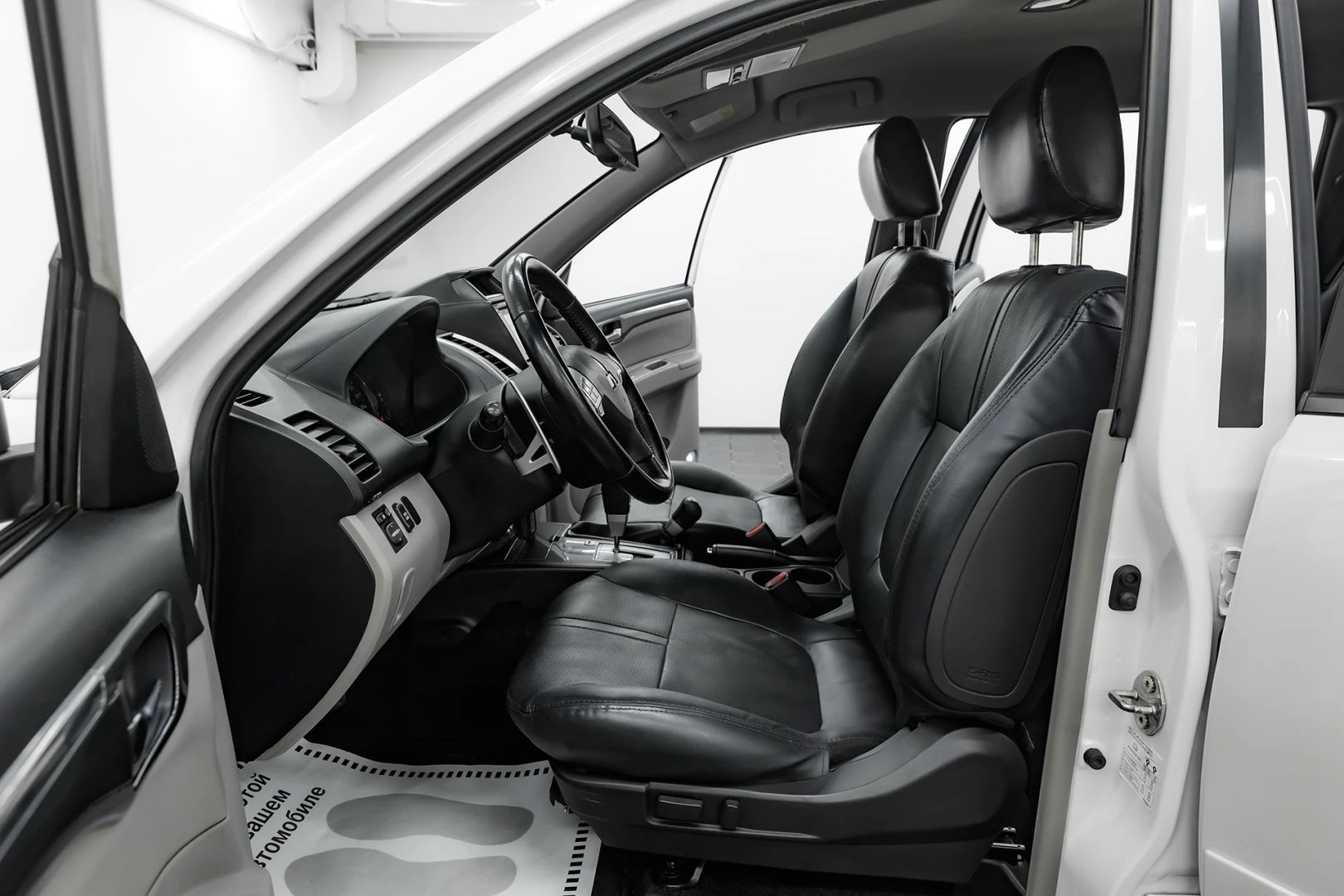 Mitsubishi Pajero Sport, II Рестайлинг, 2014 фото 7